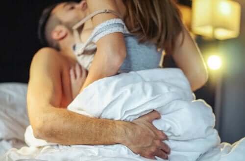 Les 5 positions sexuelles les plus agréables pour lui