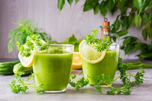 Comment préparer un smoothie au céleri et à l'ananas pour perdre du poids