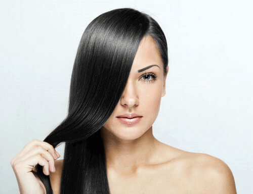 Comment avoir des cheveux lisses et brillants ?