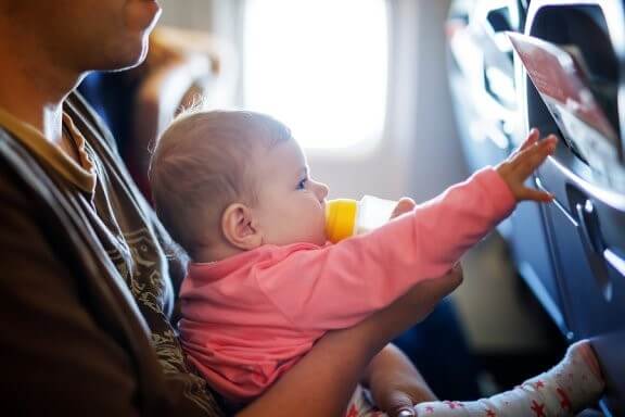 Comment faire un long voyage avec un bébé