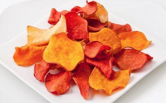 Comment préparer des chips d'aubergine et d'autres légumes