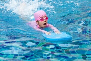 Les meilleurs conseils et exercices pour apprendre à nager à vos enfants