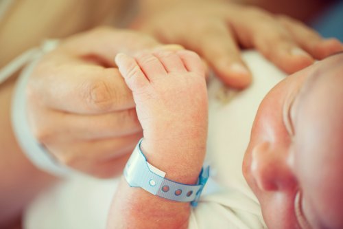 Le congé maternité, ou pourquoi devrions-nous valoriser les mères qui ont donné naissance