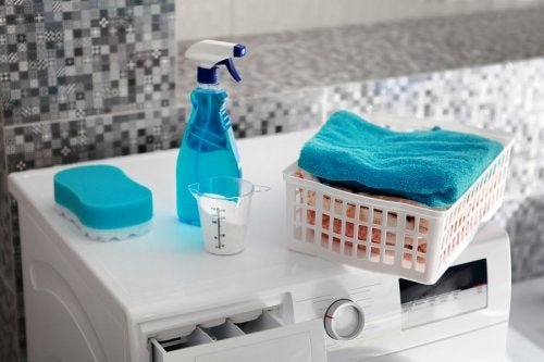 Taches d'huile sur mes vêtements : 5 produits efficaces pour les enlever