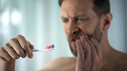 Saignement des gencives : de quoi s'agit-il ?