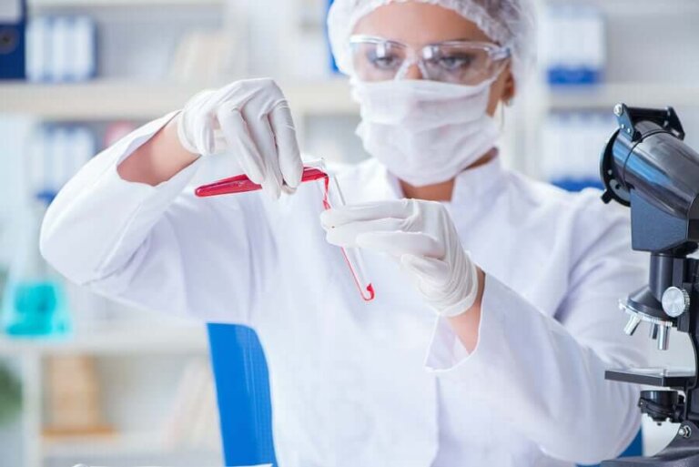 L'utilisation du sang de patients atteints de coronavirus guéris est à l'étude