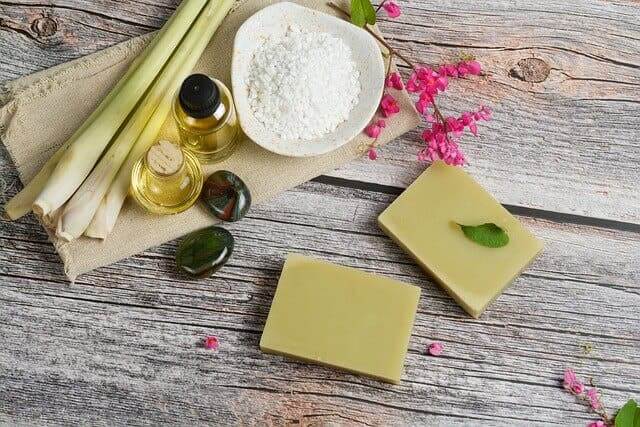 Les bienfaits de l'huile essentielle de citronnelle confirmés par la science