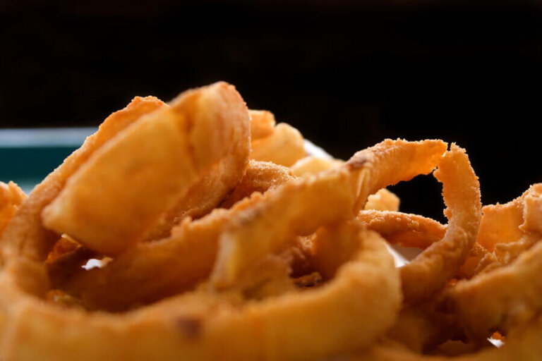 3 recettes de rondelles d'oignons frites