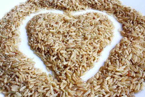 Salade de riz complet : délicieuse et faible en calories