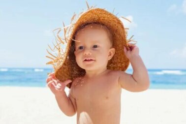 Conseils pour prendre soin de la peau des bébés et des enfants en été