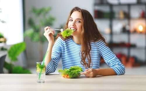 6 astuces pour moins manger sans avoir faim