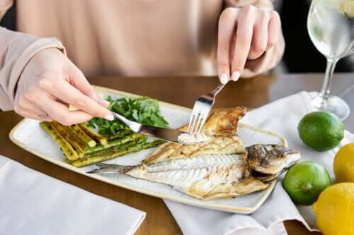 Régime pauvre en glucides pour perdre du poids : ce qu'il faut savoir