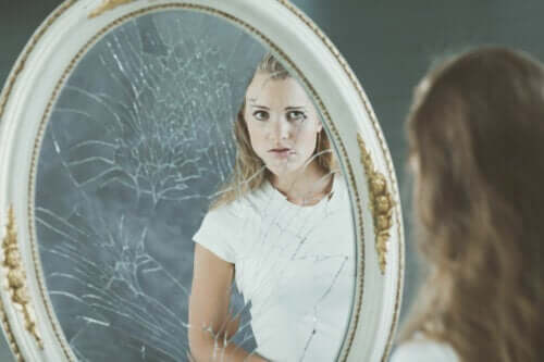 Navigating the Link Between Body Image and Self-Worth: Unpacking the Effects of Negativity