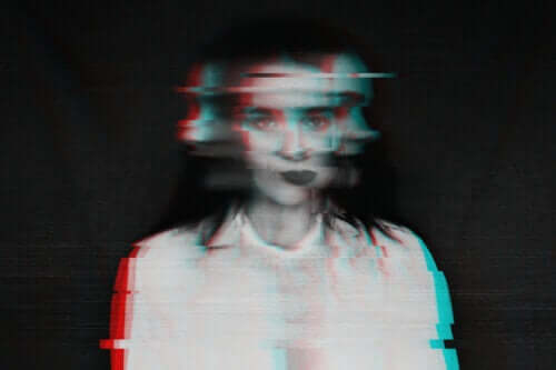 10 types d'hallucinations : caractéristiques et causes possibles