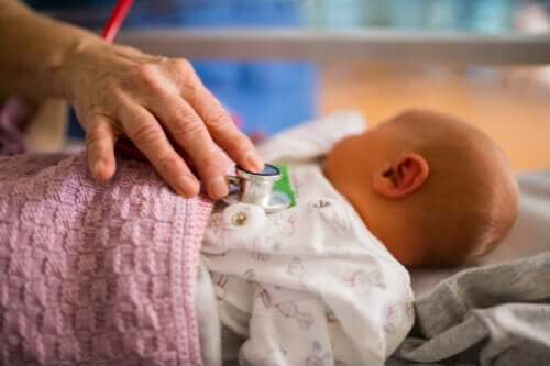 Qu'est-ce qui cause la maladie hémolytique du nouveau-né ?