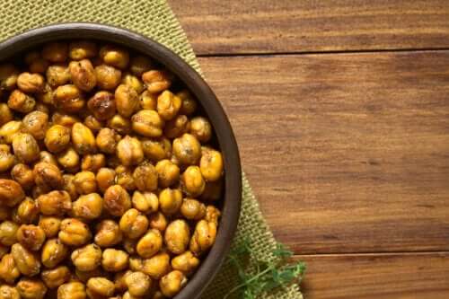 Préparation de pois chiches grillés au four et idées pour les accompagner