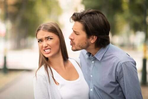 Philematophobie ou peur des baisers : causes et traitement