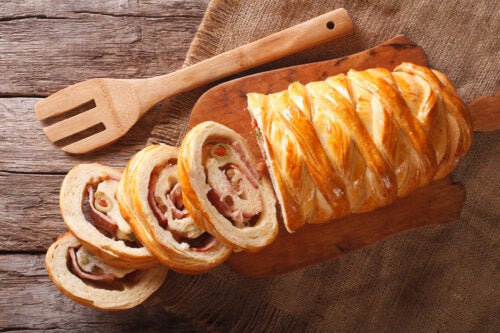 Pain au jambon avec pâte feuilletée