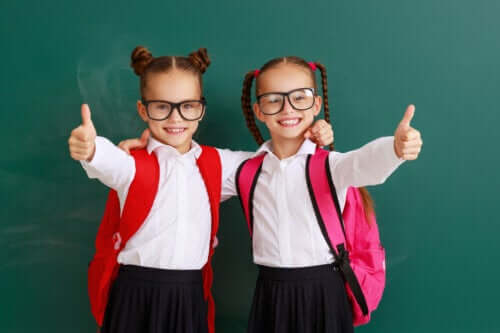 Jumeaux en classe : ensemble ou séparés ?