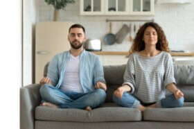 La pleine conscience pour les parents : bienfaits, exercices et astuces