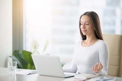 Les meilleures techniques de relaxation au bureau