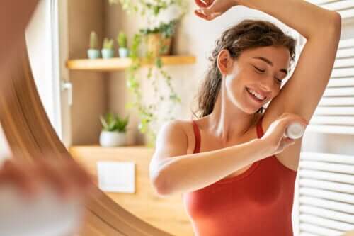 Irritation des aisselles : 6 causes possibles
