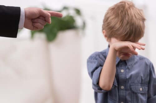 Éducation des enfants : renforcement positif ou négatif ?