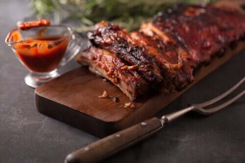 Une délicieuse recette de côtes levées à la sauce barbecue