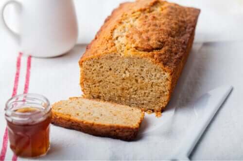 Une délicieuse recette de génoise végétalienne au blé complet