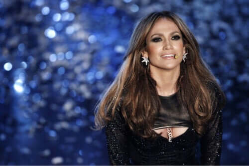 Quels exercices Jennifer Lopez inclut-elle dans sa routine pour rester mince ?