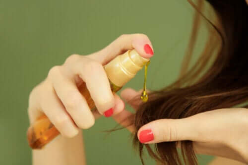 Diméthicone pour les cheveux : utilisations, risques éventuels et alternatives