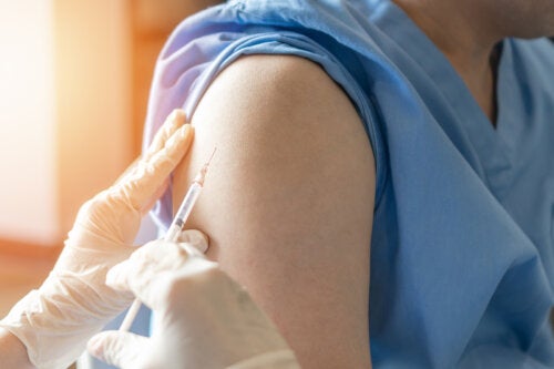Vaccin contre le VPH et santé bucco-dentaire : comment sont-ils liés ?
