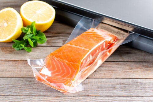 Avantages et inconvénients de l'emballage sous vide des aliments
