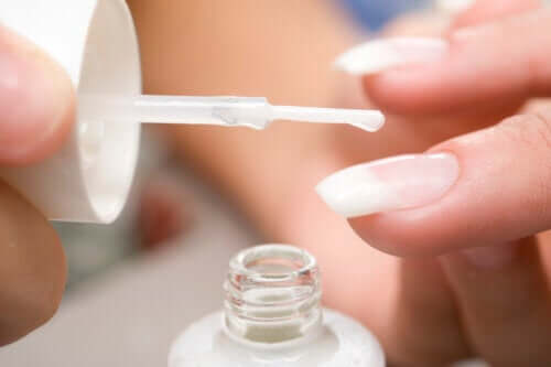 Ongles baby boomer : en quoi consiste cette manucure tendance ?