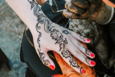 Quels sont les risques liés à l'utilisation du henné noir ?