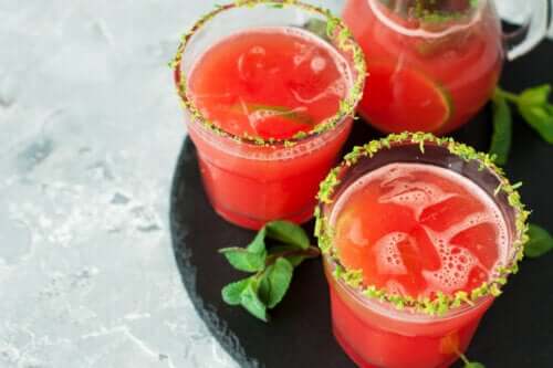 Apprenez à faire du cidre de pomme aux canneberges avec cette recette
