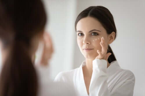 Qu'est-ce qu'un émollient et comment est-il bénéfique pour la santé de la peau ?