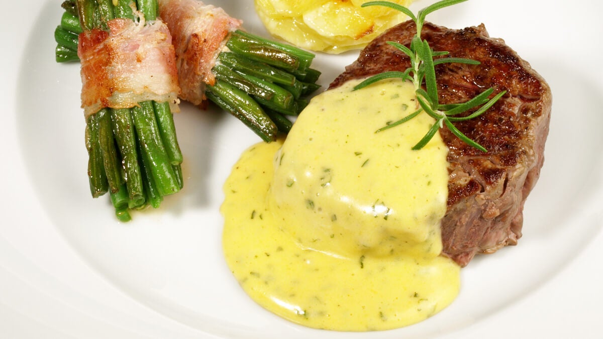 Béarnaise sauce recipe to enhance your dishes